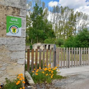 Location  n839  CHIZE (79)